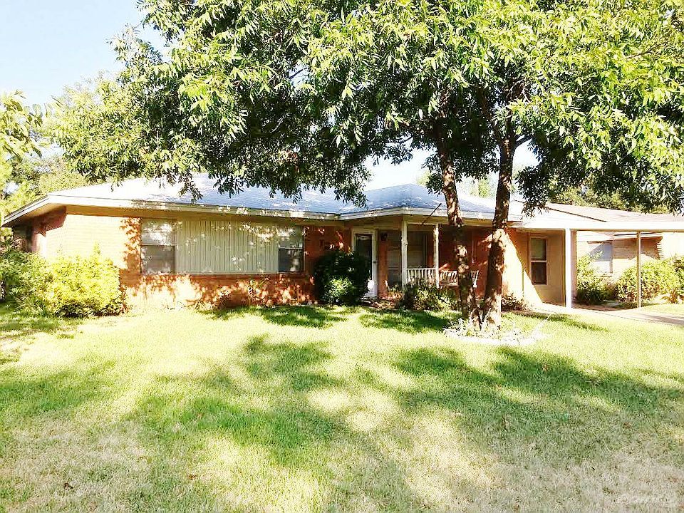 1st image of 1218 Royal Oaks Dr