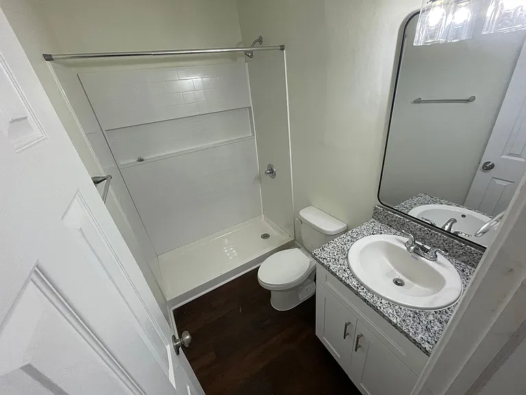 386 Parkway Dr NE — Photo 11
