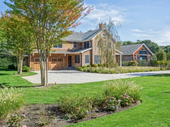https://photos.zillowstatic.com/fp/511127254f85349da2805ef4d660e221-p_e.webp