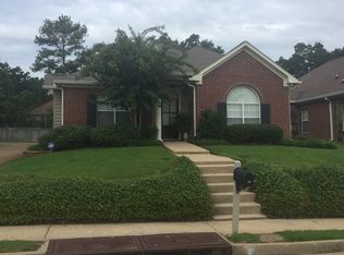 606 Camdenpark Dr, Ridgeland, MS 39157