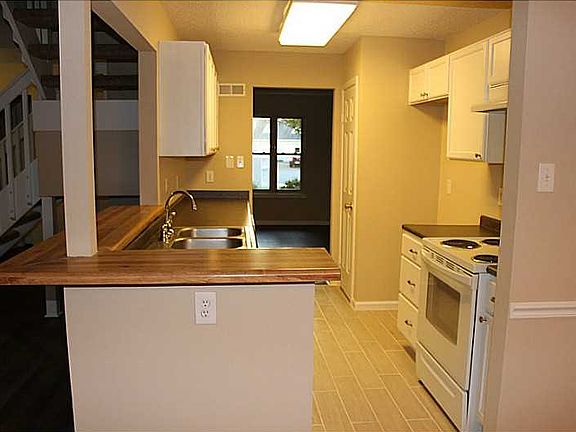 4th image of 274 Mannings Ln