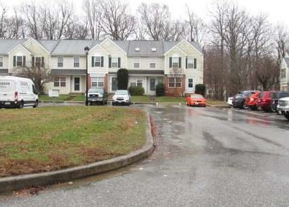 5th image of 1335 Foxglove Sq