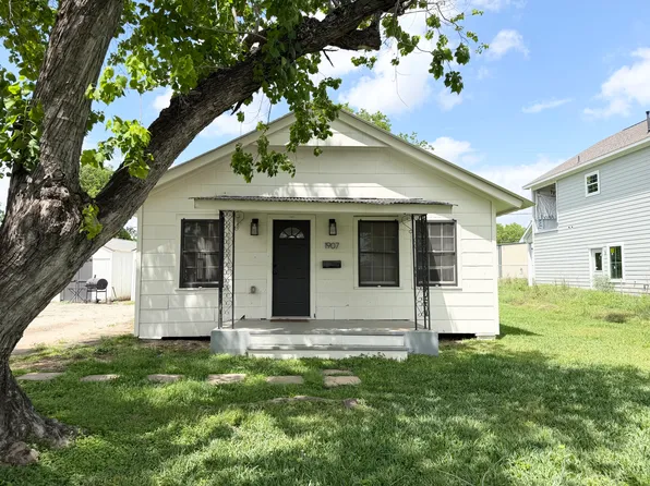 1907 Avenue N, Rosenberg, TX 77471