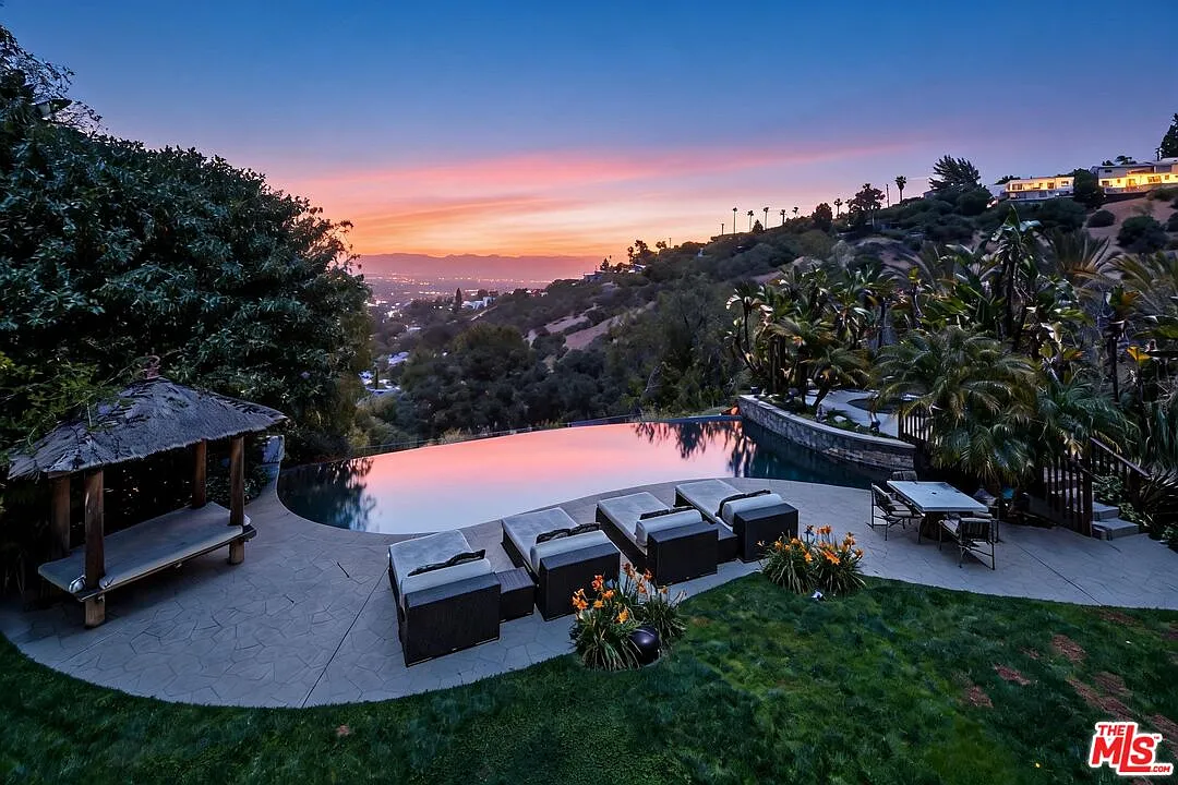 5 bed, 5.5 bath, 6680 sqft, $35,000 — Photo 4