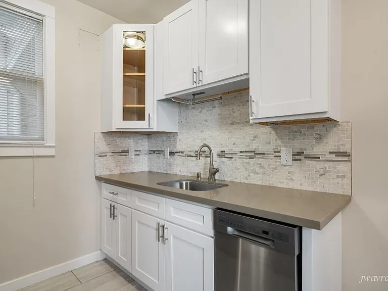 36 Cervantes Blvd #6 — Photo 2