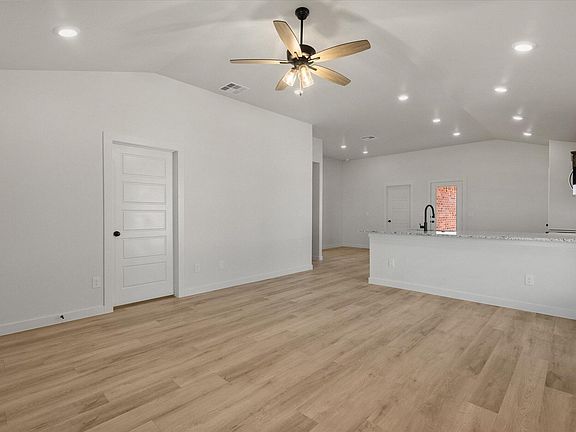 4th image of 1311 N Chicago Ave