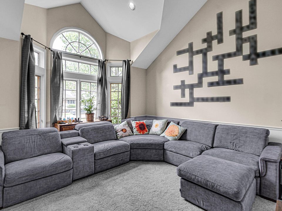 242 Golfview Dr, Schererville, IN 46375 | Zillow