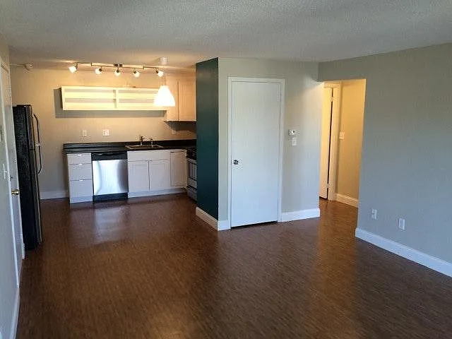 22 7th Ave #11 — Photo 5