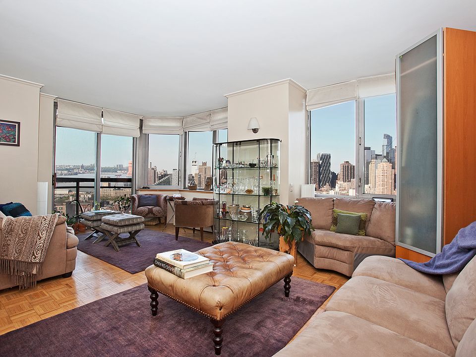 1st image of 500 W 43rd St APT 32D