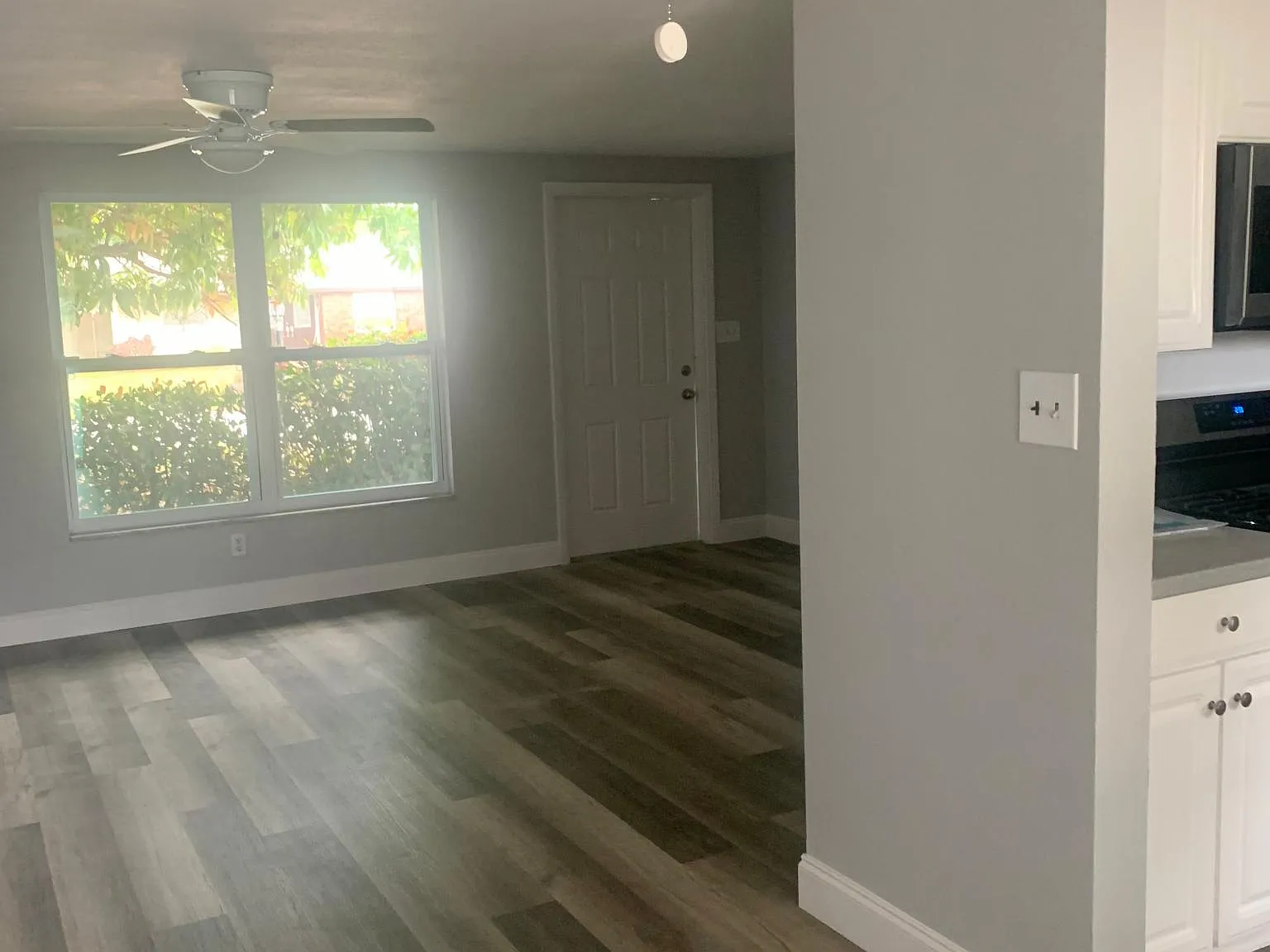 3 bed, 1219 sqft, $1,900 — Photo 3