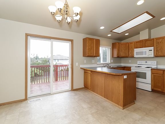 5th image of 11323 34th St NE
