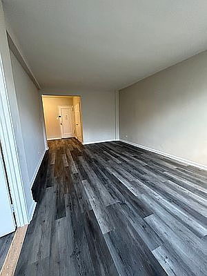 2nd image of 50 Kenilworth Pl APT 2H
