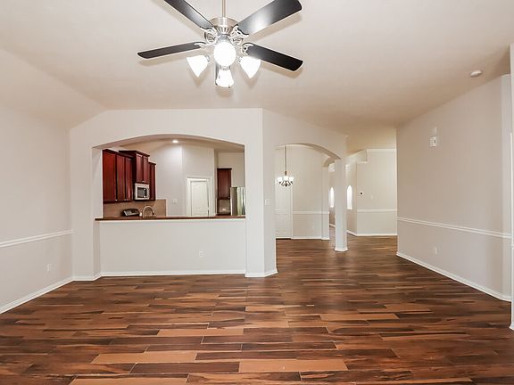 5th image of 2618 Key West Dr