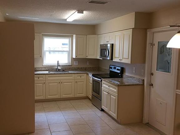 4th image of 11345 Elmhurst Dr