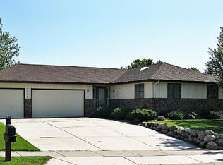 7986 Inland Ln N, Maple Grove, MN 55311