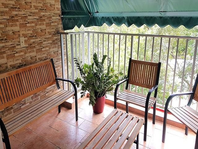 2nd image of 560 Calle Napoles APT 4L