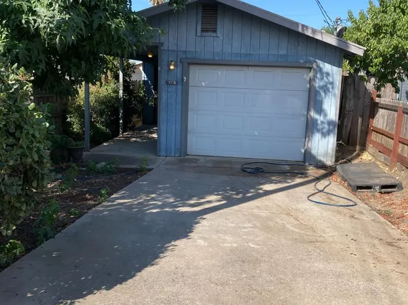 418 N 6th Ave, Oakdale, CA 95361