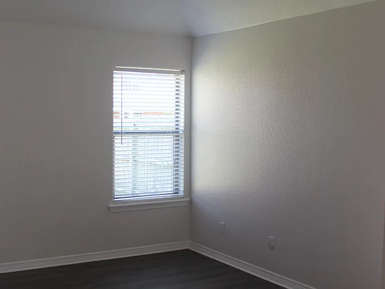 4338 Spring Garden Dr — Photo 8