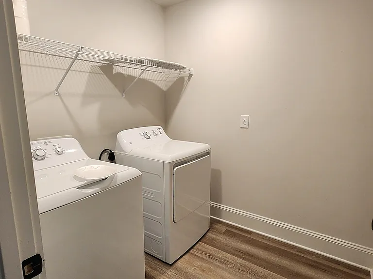 380 Lake St #2 — Photo 8
