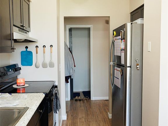 4th image of 8493 Pepper Ridge Dr
