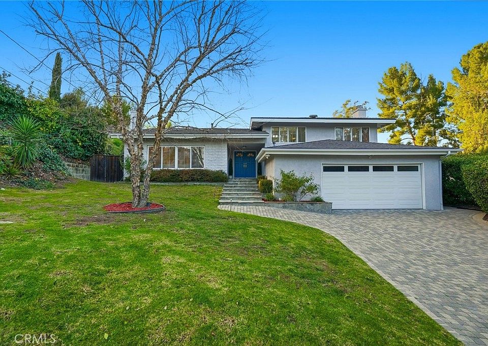 1st image of 4747 Ellenita Ave