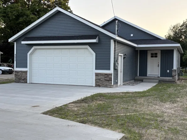 4655 Henry St, Norton Shores, MI 49441