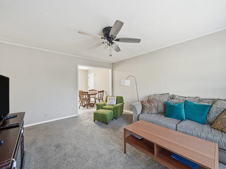 702 E Karma Ave — Photo 16