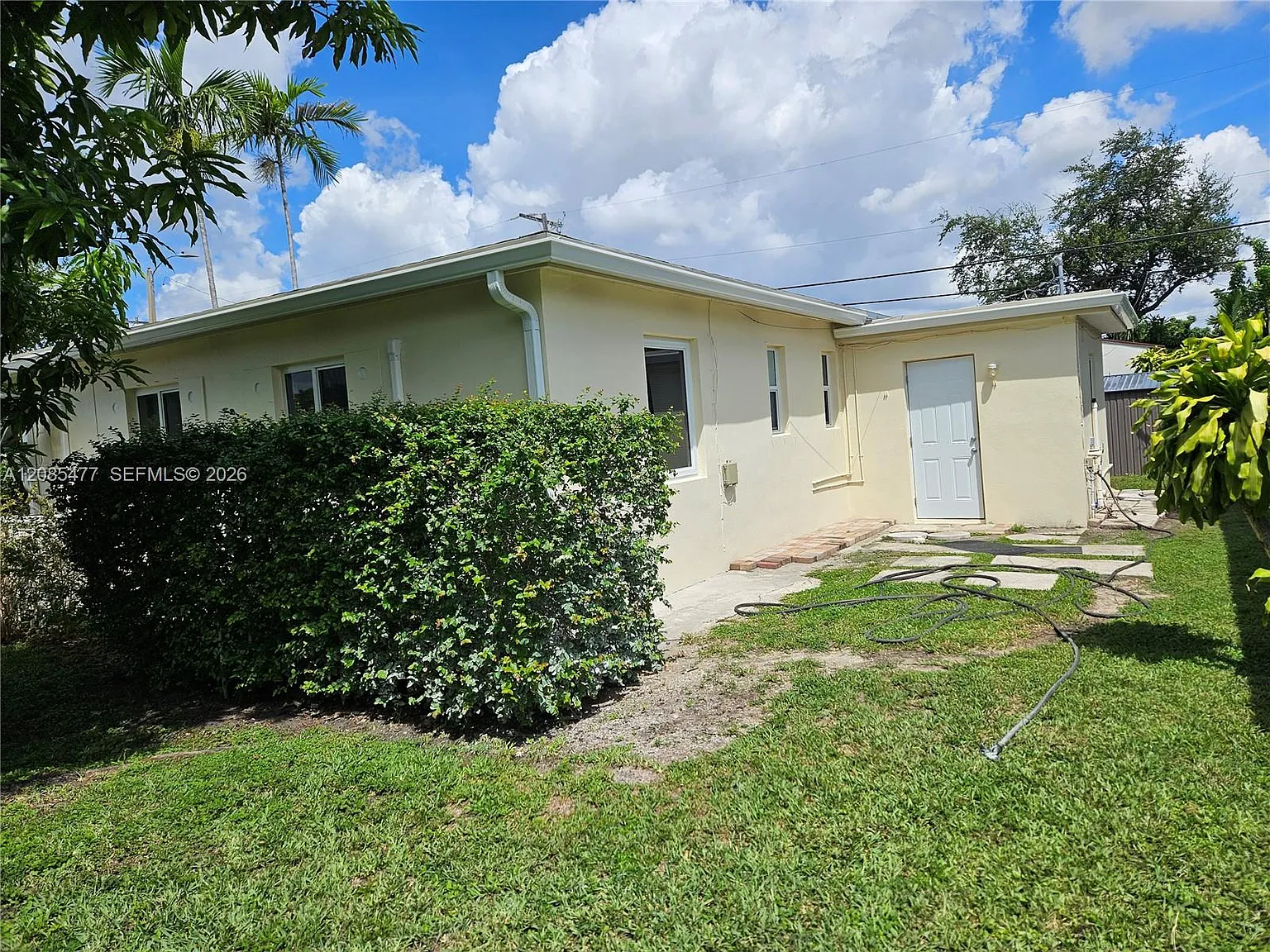 2 bed, 1.0 bath, $2,600 — Photo 4