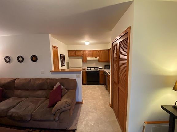 5th image of 411 Ford Ave #101
