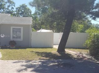 1424 NE 133rd Rd #B, Miami, FL 33161