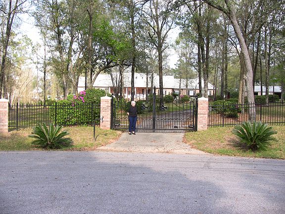 2nd image of 3930 Bentwood Ln