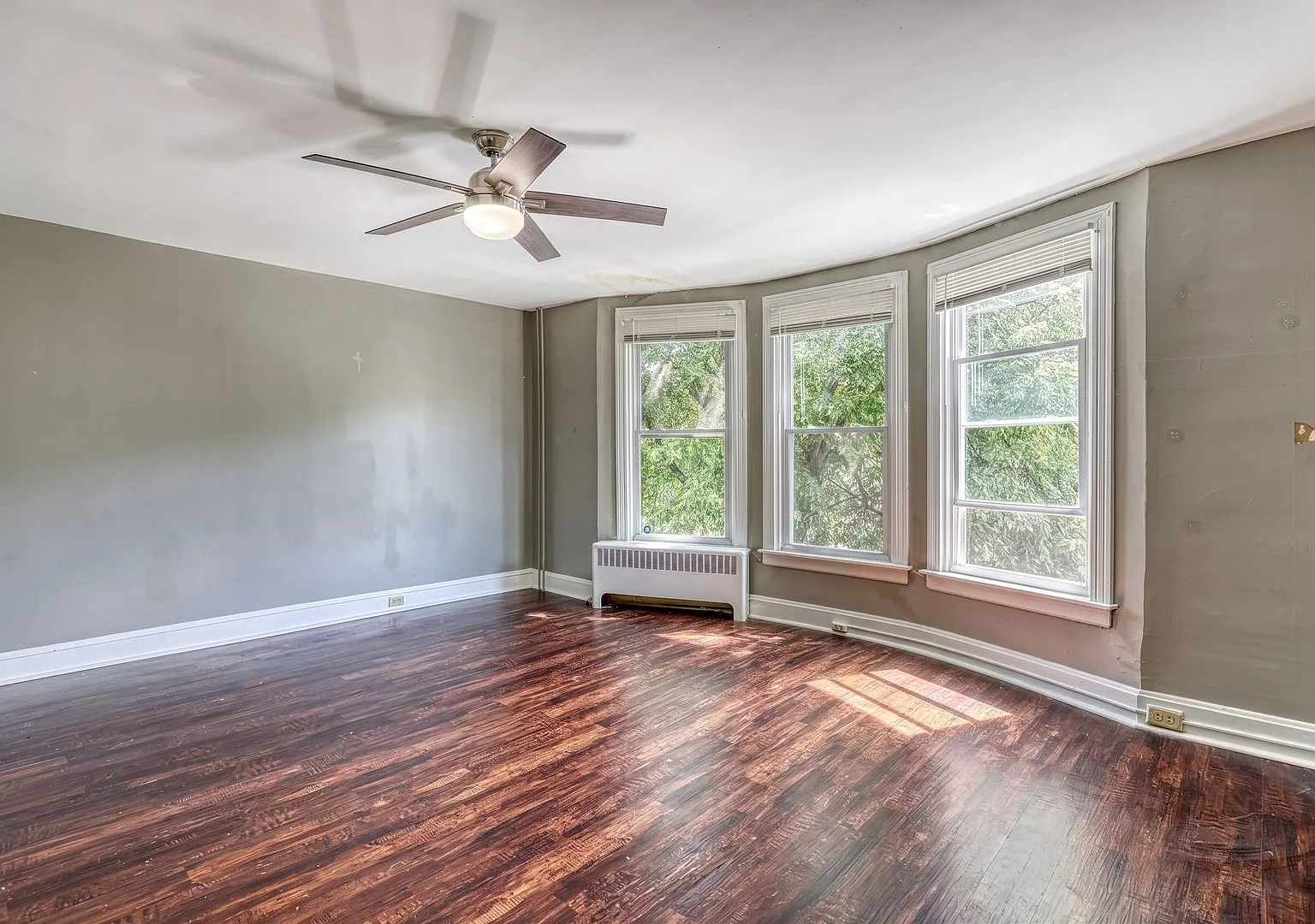 216 Peffer St — Photo 3
