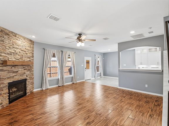 4th image of 1540 Pecan Creek Ln