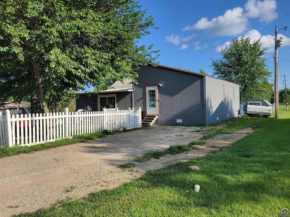 8851 Hickory Ln, Ozawkie, KS 66070 Zillow
