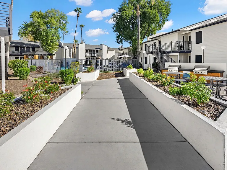Jade Ridge Apartments — Photo 23