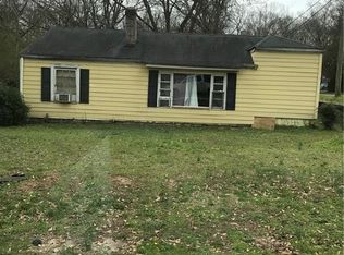651 W Warren Dr, Forest Park, GA