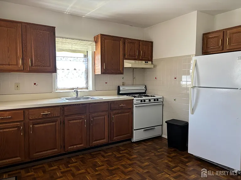 16 Yates Ave #18 — Photo 5