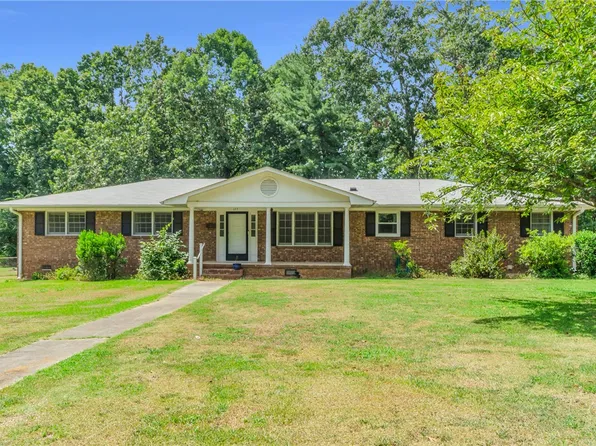 127 Hillcrest Cir, Belton, SC 29627