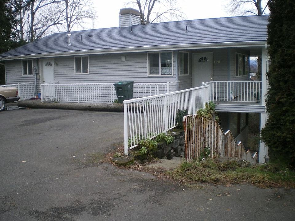 1st image of 2652 S 135th St