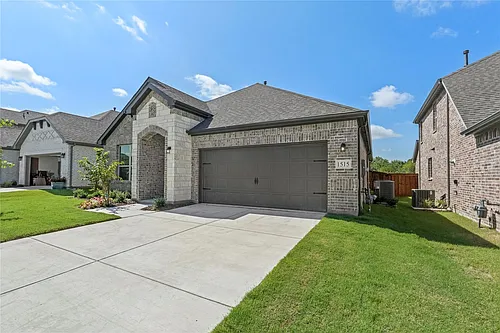 1515 Bridlepath Trl Photo 1