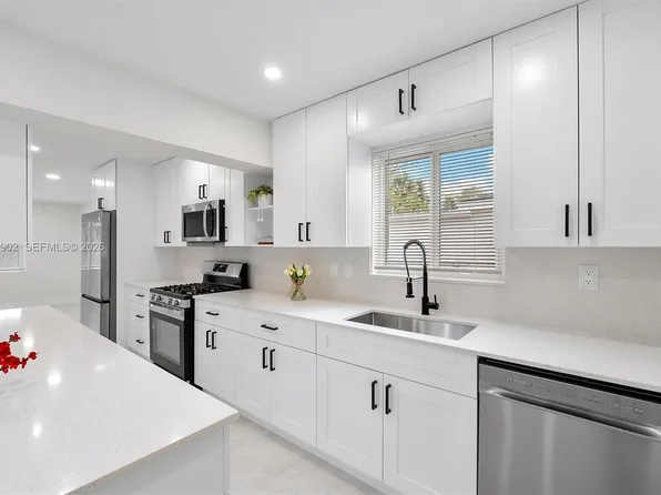 3740 NW 9th Ct, Fort Lauderdale, FL 33311