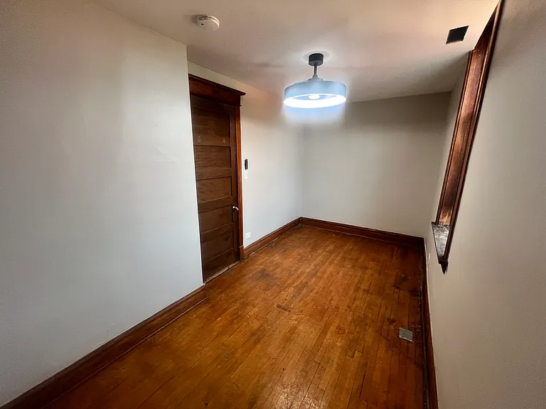 2436 W 54th St #3 — Photo 6
