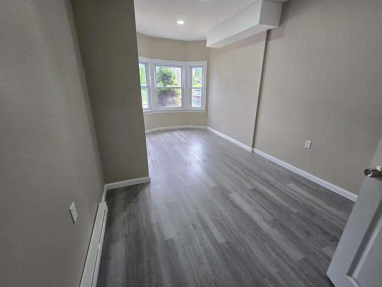 735 Main St #1 — Photo 6