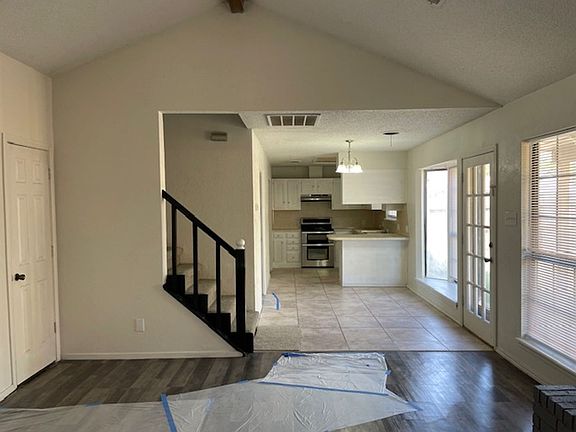 2nd image of 8025 Bonnie Cir
