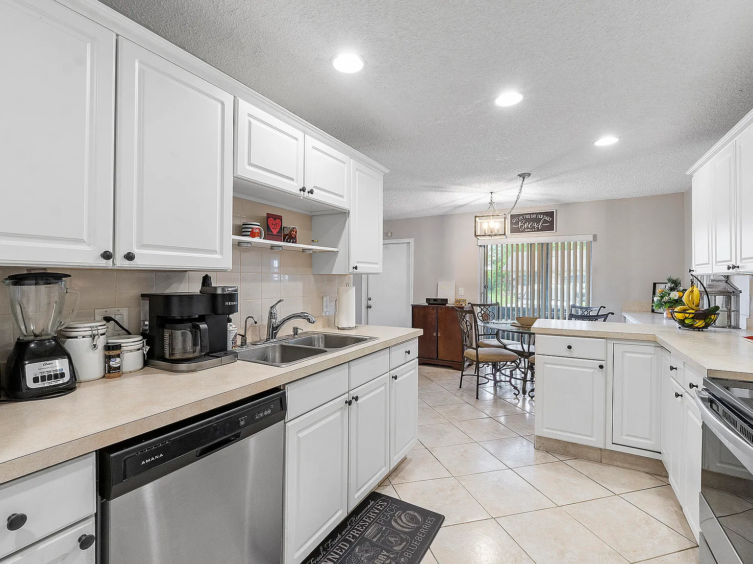 2 bed, 2.0 bath, 1200 sqft, $2,400 — Photo 4