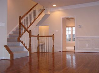 8849 Ashgrove House Ln, Tysons Corner, VA 22182