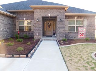 313 N Merganser Dr, Pikeville, NC 27863