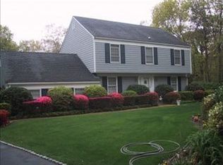 42 N Quarter Rd, Westhampton, NY 11977