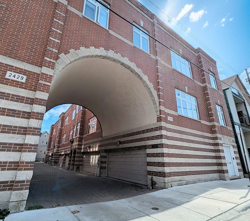 1st image of 2427 N Clybourn Ave #G