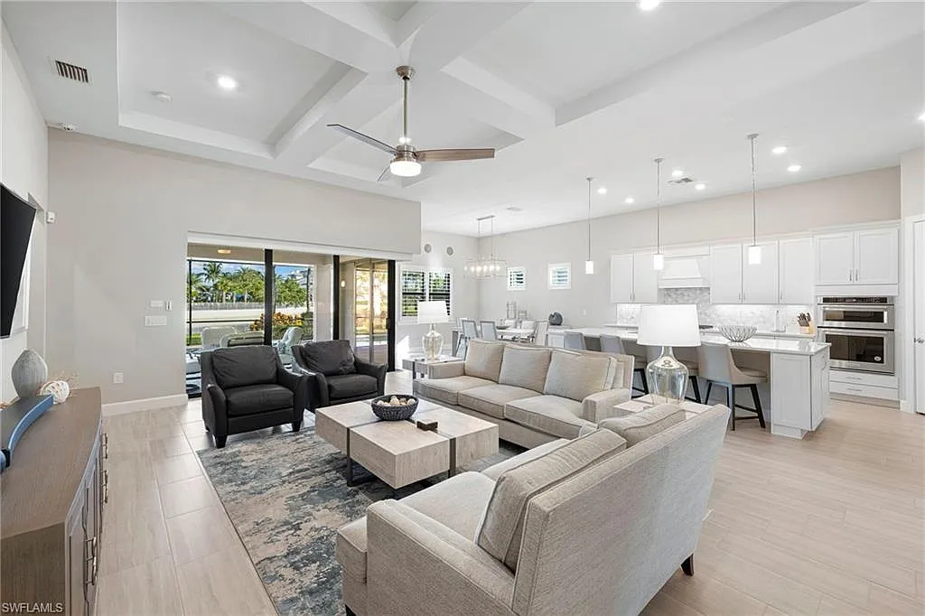 3 bed, 3.0 bath, 2488 sqft, $15,000 — Photo 4